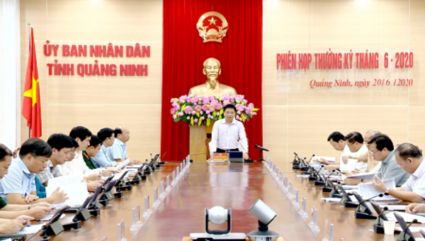 Chủ tịch UBND tỉnh Quảng Ninh Nguyễn Văn Thắng yêu cầu các sở, ngành, địa phương, tiếp tục tháo gỡ khó khăn cho các doanh nghiệp.