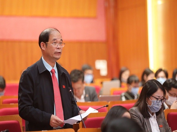 Đại biểu Lưu Văn Thường, Tổ đại biểu huyện Hải Hà, chất vấn Giám đốc Sở NN&PTNT.