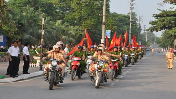 Công an tỉnh Nam Định ra quân đảm bảo TTATGT trên địa bàn.