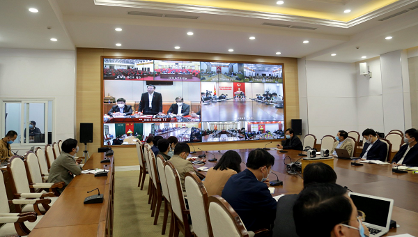 Bí thư tỉnh Quảng Ninh Nguyễn Xuân Ký chủ trì cuộc họp trực tuyến toàn tỉnh từ điểm cầu Hà Nội.