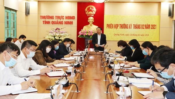 Bí thư Tỉnh ủy, Chủ tịch HĐND tỉnh Quảng Ninh Nguyễn Xuân Ký phát biểu tại cuộc họp.