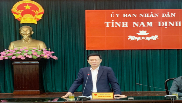 Chủ tịch UBND tỉnh Nam Định Phạm Đình Nghị phát biểu chỉ đạo tại hội nghị.