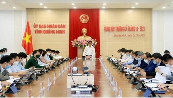 Chủ tịch UBND tỉnh Quảng Ninh Nguyễn Tường Văn, phát biểu kết luận cuộc họp.