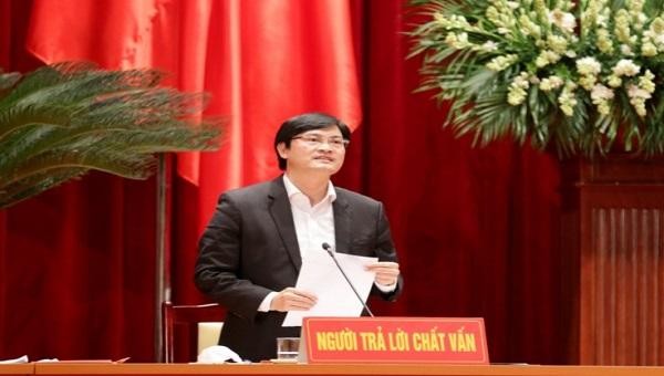 Giám đốc Sở Y tế tỉnh Quảng Ninh Nguyễn Trọng Diện trả lời chất vấn.