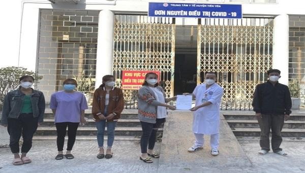 Các bệnh nhân mắc Covid-19 được chữa khỏi bệnh tại TTYT huyện Tiên Yên.