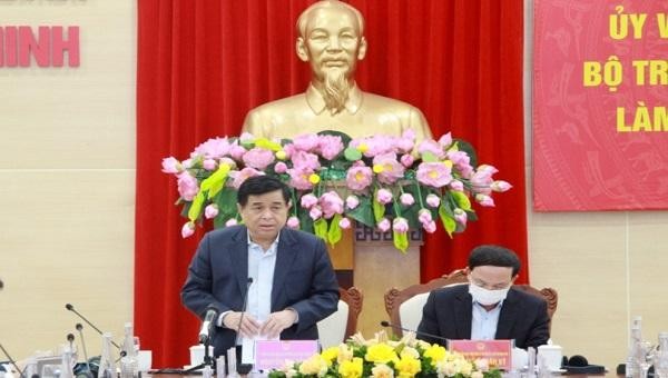 Bộ trưởng Bộ Kế hoạch và Đầu tư Nguyễn Chí Dũng phát biểu tại cuộc họp.