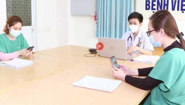 Các bác sĩ tỉnh Quảng Ninh tư vấn điều trị COVID-19 online cho các F0.