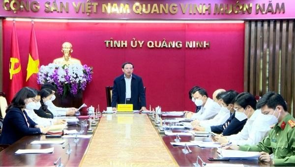 Bí thư, Chủ tịch HĐND tỉnh Quảng Ninh Nguyễn Xuân Ký kết luận cuộc họp.