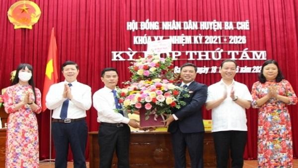Phó Bí thư Huyện ủy Đỗ Mạnh Hùng, được bầu giữ chức vụ Chủ tịch UBND huyện Ba Chẽ, nhiệm kỳ 2021-2026.