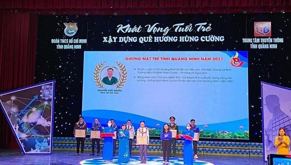 Bác sĩ Nguyễn Hữu Nghĩa – được vinh danh “Gương mặt trẻ tiêu biểu tỉnh Quảng Ninh năm 2021” trong lĩnh vực hoạt động xã hội.
