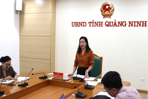 Phó Chủ tịch UBND tỉnh Quảng Ninh Nguyễn Thị Hạnh phát biểu tại cuộc họp.