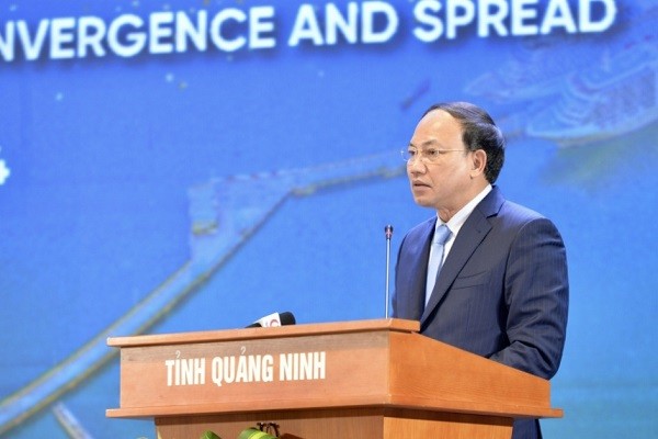 Bí thư, Chủ tịch HĐND tỉnh Quảng Ninh Nguyễn Xuân Ký phát biểu tại Chương trình gặp gỡ.
