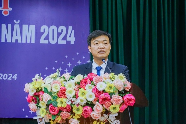 Ông Ngô Sinh Nghĩa - Tổng giám đốc Công ty cổ phần Nhiệt điện Quảng Ninh, phát biểu tại hội nghị.