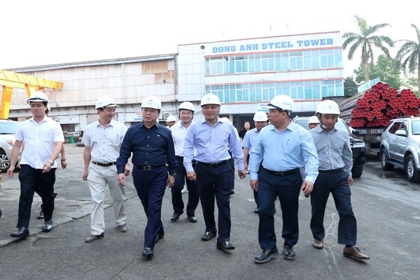 Phó Thủ tướng Chính phủ Trần Hồng Hà (áo tối màu), kiểm tra tại dự án.