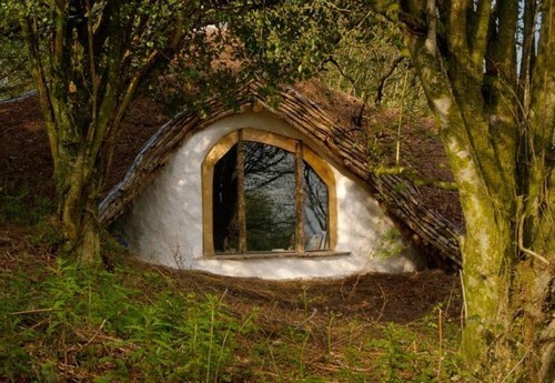 Ngôi nhà giống như nhà của những người lùn Hobbit ngày xưa (Ảnh: sưu tầm) 