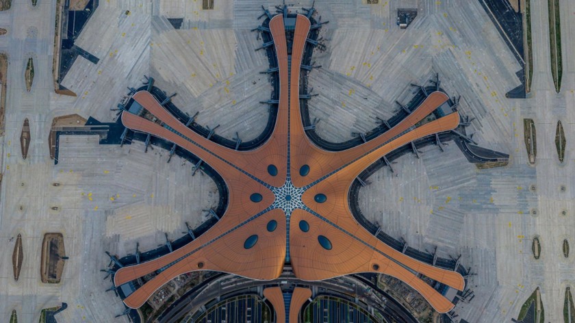 Sân bay Đại Hưng (hay sân bay Beijing Daxing) (Ảnh: Architectural Digest)
