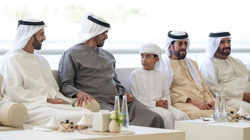 Các thành viên của gia đình hoàng gia Abu Dhabi 