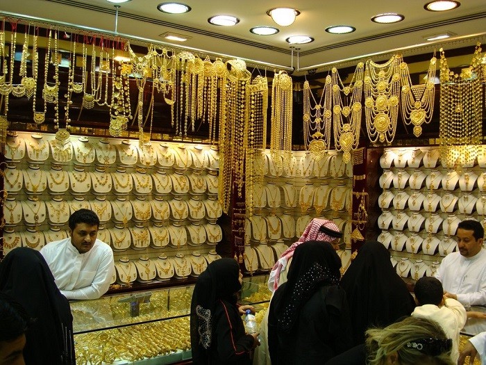 Gold Souk là khu chợ bán vàng nổi tiếng ở Dubai 