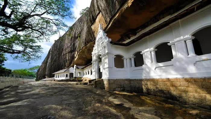 Đền thờ động Dambullam, còn được gọi là Đền Vàng của Dambulla (Ảnh: Sri Lankan Expeditions.)