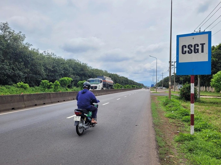 oạn quốc lộ 1A qua Trạm CSGT Suối Tre (TP Long Khánh, Đồng Nai) (Ảnh: Phú Việt - Dân trí).