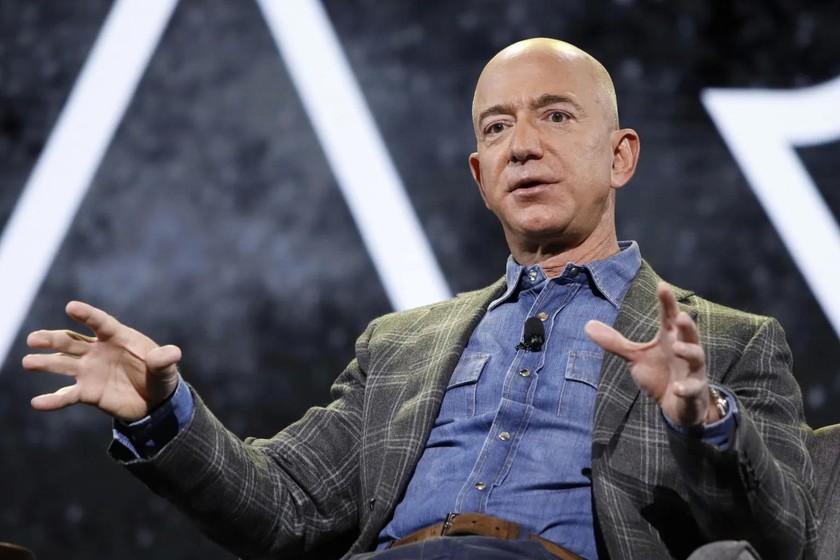 Tỷ phú Jeff Bezos trở thành người giàu nhất thế giới.