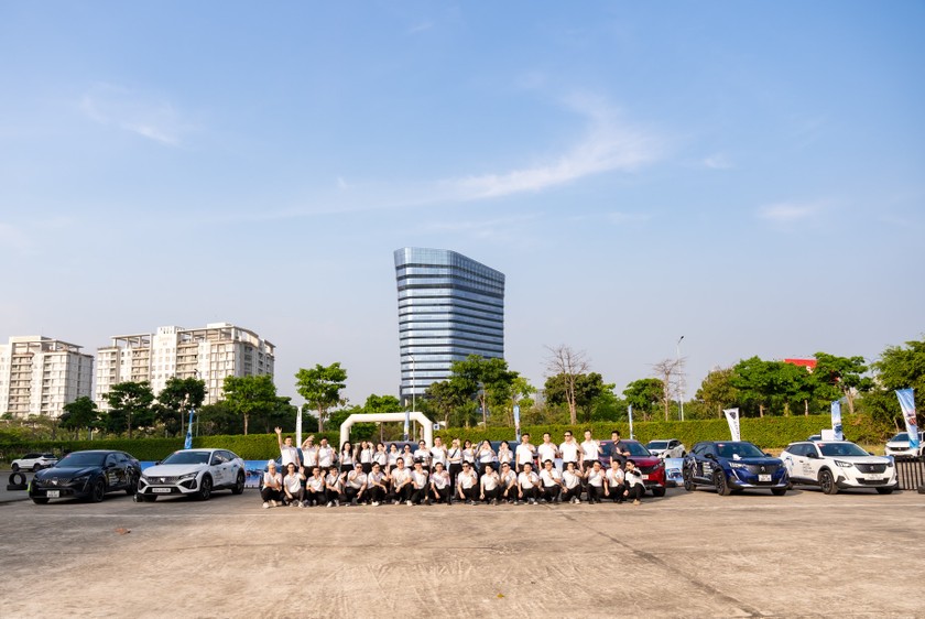 Đội ngũ THACO AUTO tại Chương trình lái thử và trải nghiệm Peugeot.