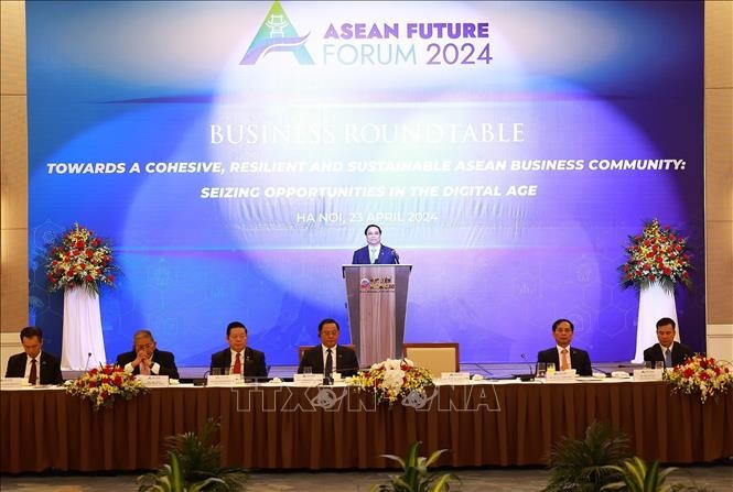 Toạ đàm với doanh nghiệp ASEAN và các đối tác với chủ đề “Cộng đồng doanh nghiệp ASEAN, gắn kết, tự cường và bền vững: Nắm bắt thời cơ trong thời đại số”. Ảnh: Dương Giang/TTXVN.