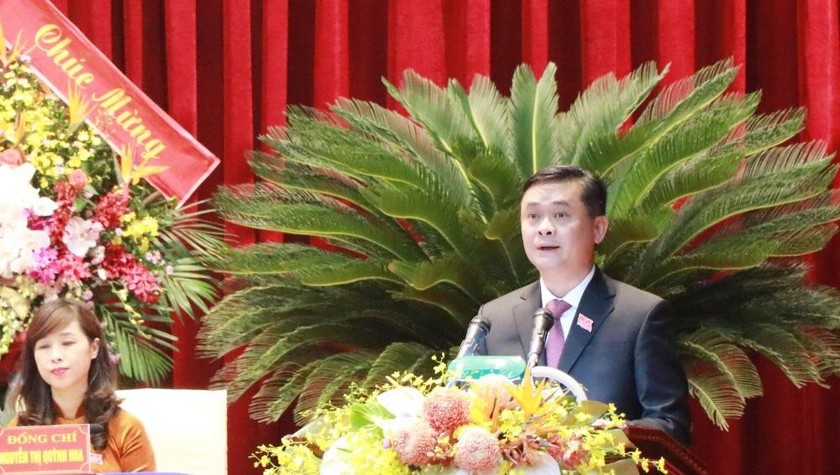 Đồng chí Thái Thanh Quý, Bí thư Tỉnh uỷ Nghệ An điều hành nội dung bầu cử tại Đại hội.