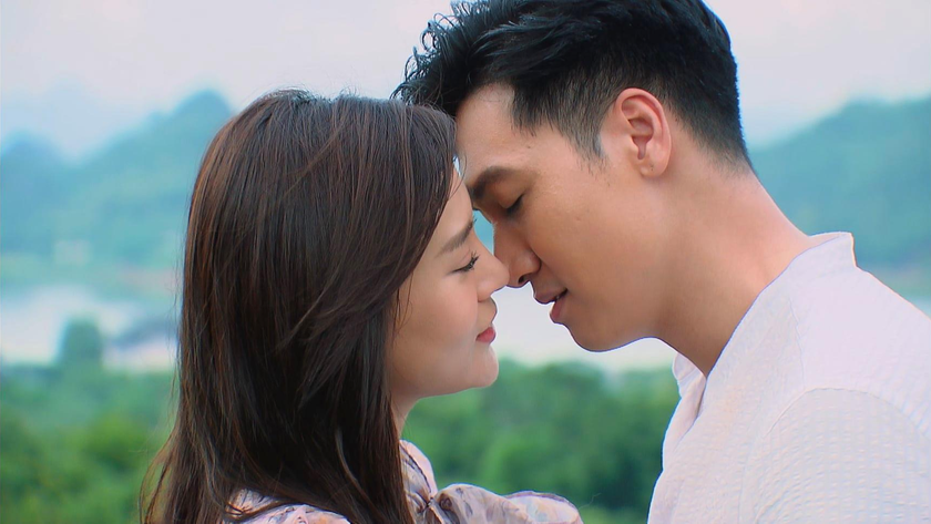 Nụ hôn kết phim của Phương Oanh - Mạnh Trường.