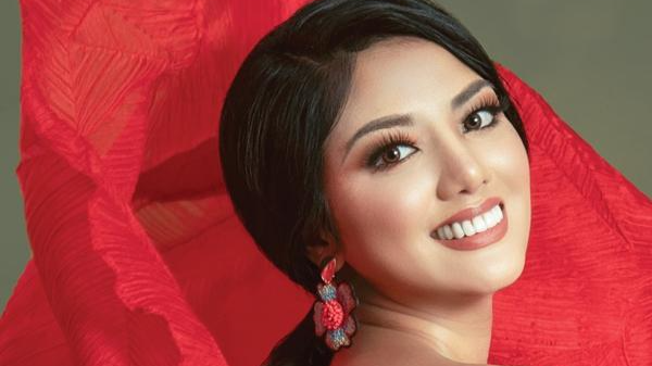 Cinderella Faye Obeñita mang về vương miện thứ 2 cho Philippines ở Hoa hậu Liên lục địa.