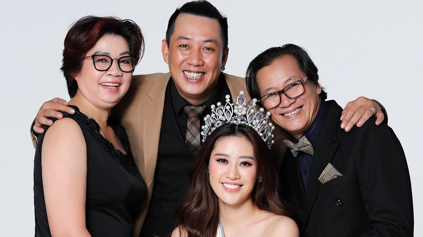 Chuyện tình của bố mẹ Hoa hậu Khánh Vân: 40 năm vẫn ngọt như ngày ...