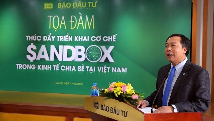 Ông Lê Trọng Minh, Tổng Biên tập Báo Đầu tư phát biểu tại tọa đàm.