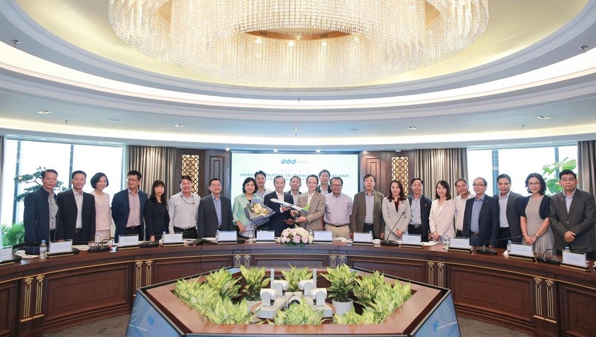 Tập đoàn FLC gặp gỡ và làm việc cùng Đoàn Trưởng các cơ quan đại diện Việt Nam tại nước ngoài nhiệm kỳ 2019 - 2022
