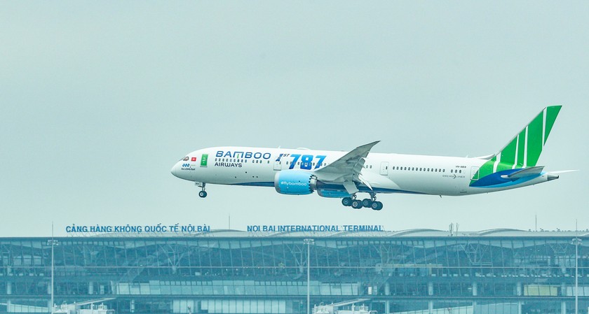 Sáng 22/12/2019, máy bay thân rộng Boeing 787-9 Dreamliner đầu tiên của Bamboo Airways đã hạ cánh lúc 11 giờ tại sân bay Nội Bài