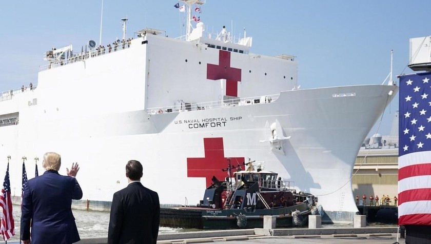 Tàu bệnh viện USNS Comfort của Hải Quân Mỹ. 