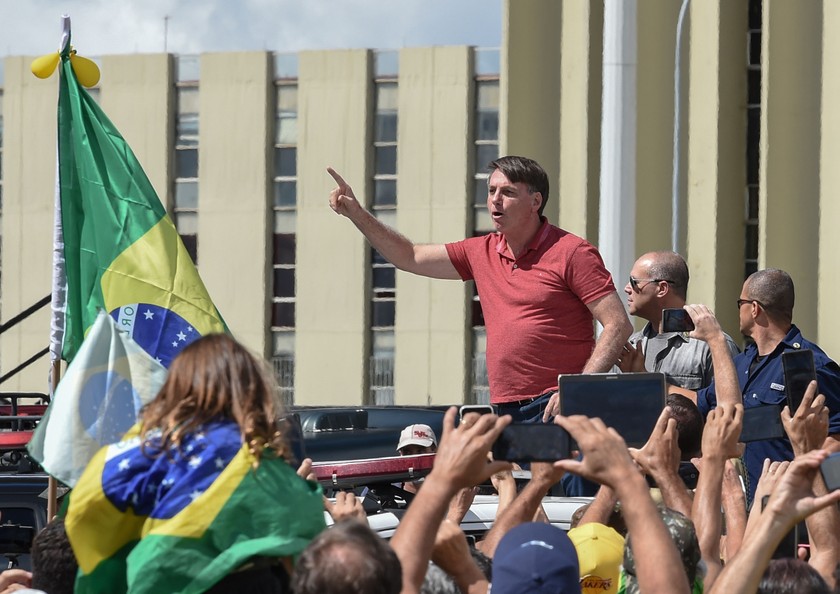 Tổng thống Brazil Jair Bolsonaro tham gia cuộc biểu tình. 