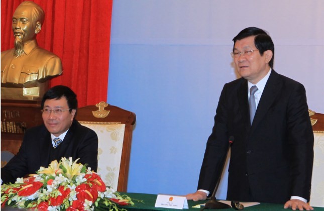Chủ tịch nước Trương Tấn Sang trao quyết định phong hàm cho 22 Đại sứ