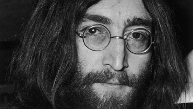 Bán đấu giá cây guitar huyền thoại của John Lennon