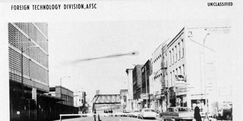 Ảnh chụp một vật thể nghi là UFO ngày 15/4/1965 ở Omaha, bang Nebraska, Mỹ. Ảnh: USAF