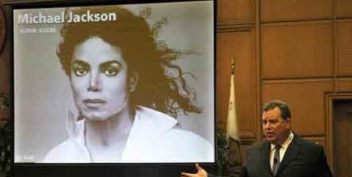 Brian Panish, luật sư của gia đình Michael Jackson đang đưa ra ý kiến tại phiên tòa ở Los Angeles năm 2013