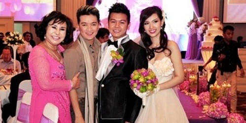 Đám cưới của Quỳnh Chi và thiếu gia Chương có sự tham dự của nhiều ngôi sao trong giới showbiz Việt.