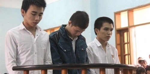 Ba bị cáo tại phiên tòa