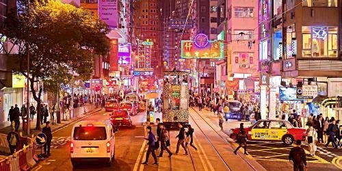 Đến Hong Kong hãy thử cảm nhận một tối lang thang trên các con phố của Wan Chai. 