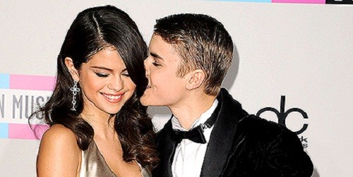 Bieber: “Tôi sống cùng Selena như vợ chồng từ năm 18 tuổi“