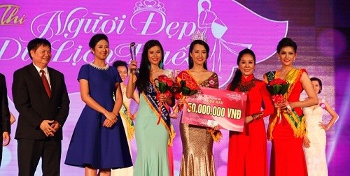 Cuộc thi Người đẹp du lịch Huế trao “nhầm” danh hiệu Hoa hậu.
