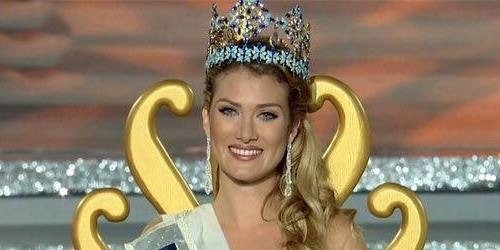 Khoảnh khắc đăng quang của Hoa hậu Thế giới 2015 đến từ Tây Ban Nha.