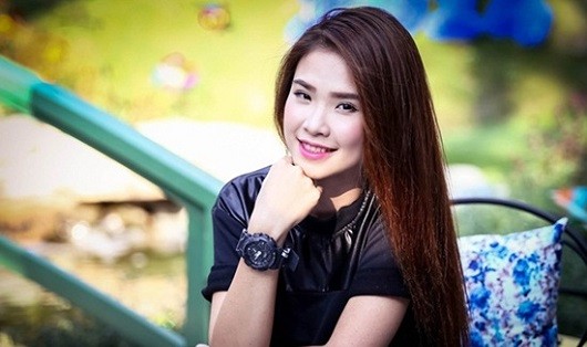 Từ cô bé bán củi đến ngôi sao có cát xê 'khủng' nhất showbiz Việt