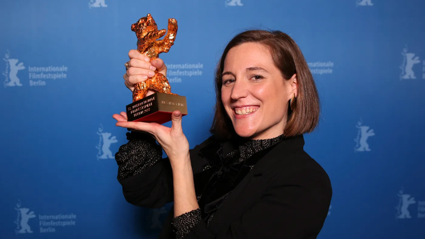 Nữ đạo diễn Carla Simon nhận giải Gấu Vàng