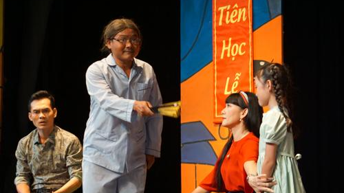 Một cảnh trong vở “Chùm kịch ngắn” của Nhà hát Kịch Sân khấu nhỏ TP HCM