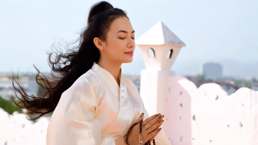 Nữ ca sĩ tìm thấy sự bình yên khi nghiên cứu, hát nhạc Phật